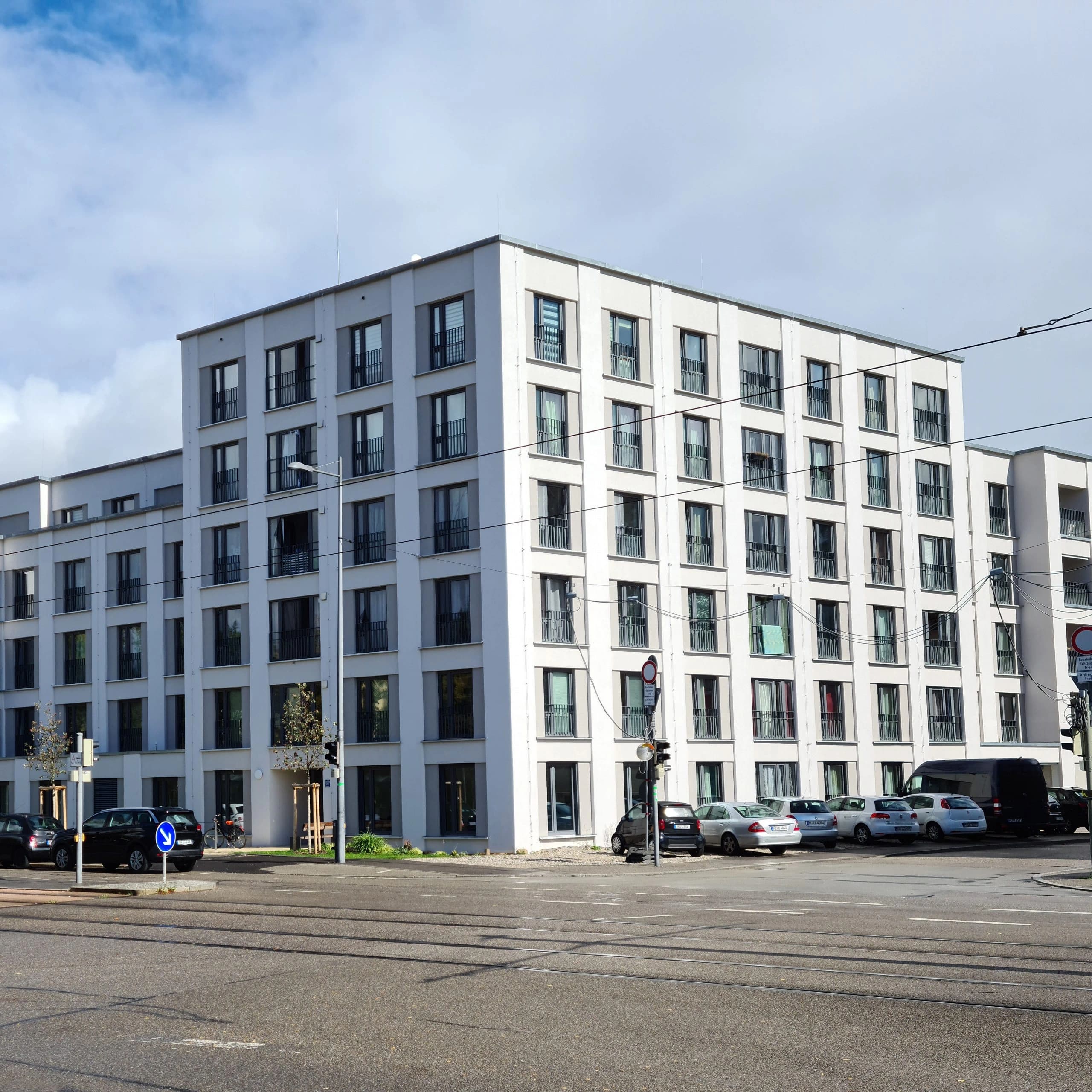 Mehrfamilienhaus mit Kita